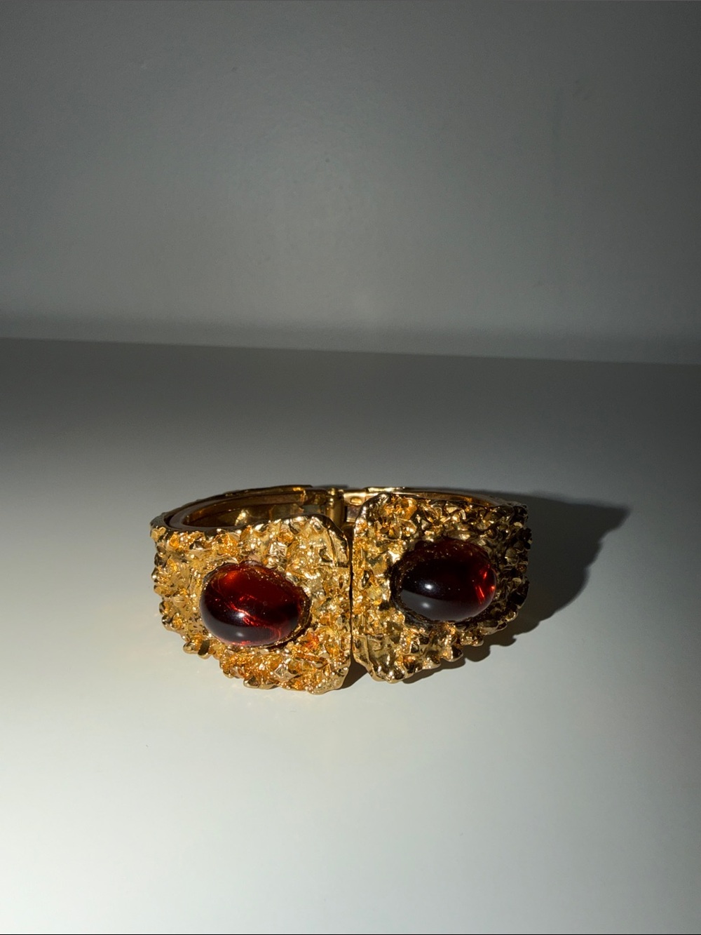 Stunning Vintage Gold-Tone Nugget & Garnet Or Amber Stone Chunky Hinge Bracelet
